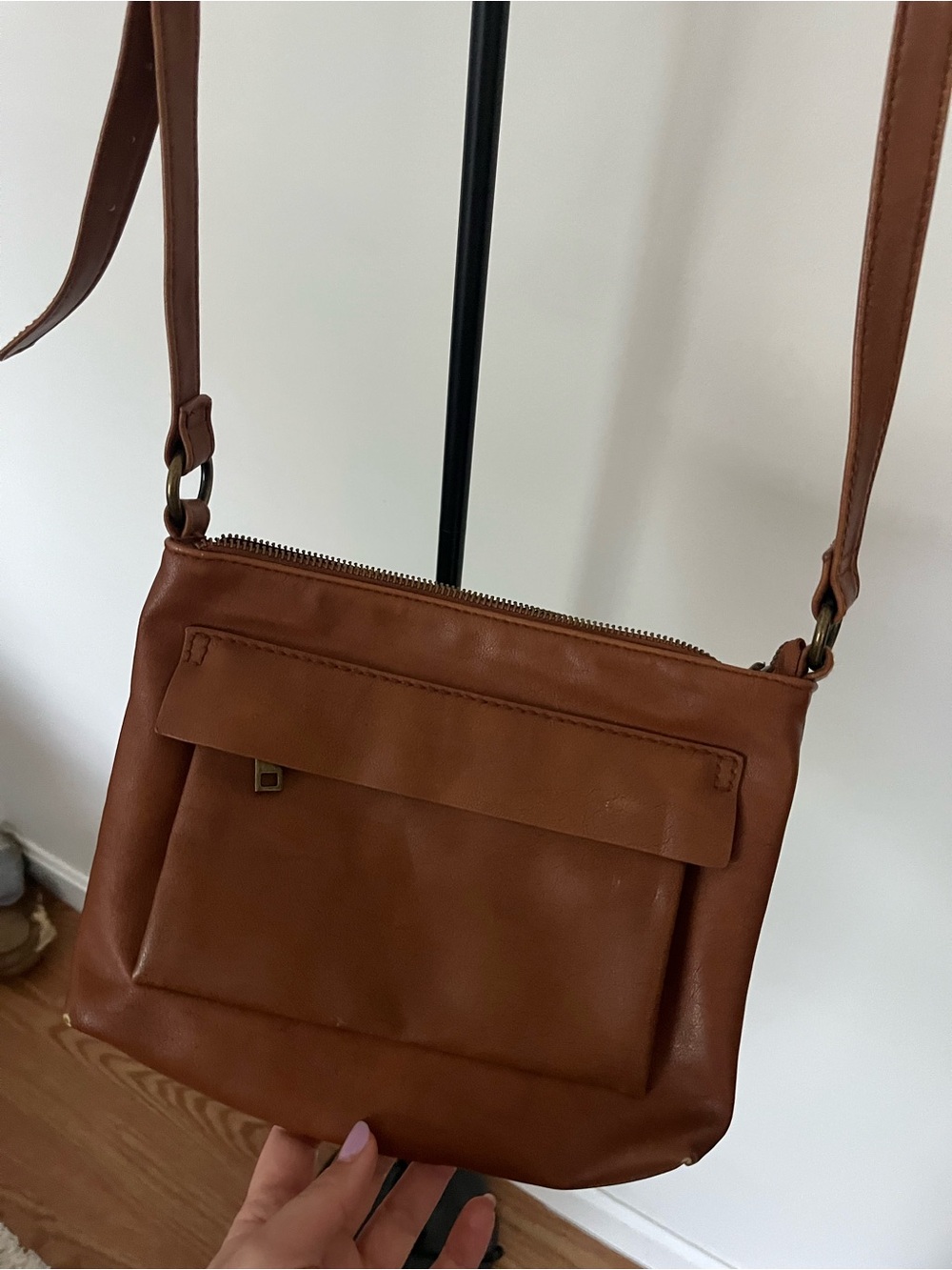 Classic Brown Leather Crossbody Bag - Timeless Everyday Style